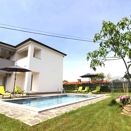 With Swimming Pool Rozac, - 27251 شقة
