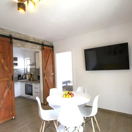 With Swimming Pool Rozac, - 27251 Appartement Umag