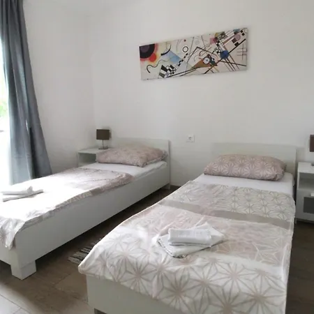 With Swimming Pool Rozac, - 27251 Appartement